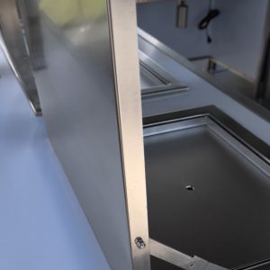 Classic Electric Built-In BBQ-Flat Lid Hinging Open