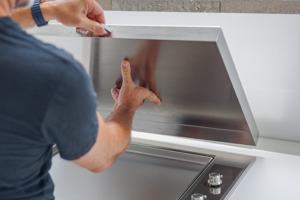 Infinity Teppanyaki 600 BBQ – Flat Lid Removable Taking Off