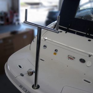 Four Winns Boat with Fixed T Bar BBQ Bracket on swim platform