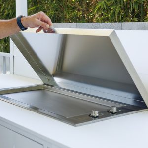 Infinity Teppanyaki 900 BBQ-Flat Lid Removable-Lift to Remove