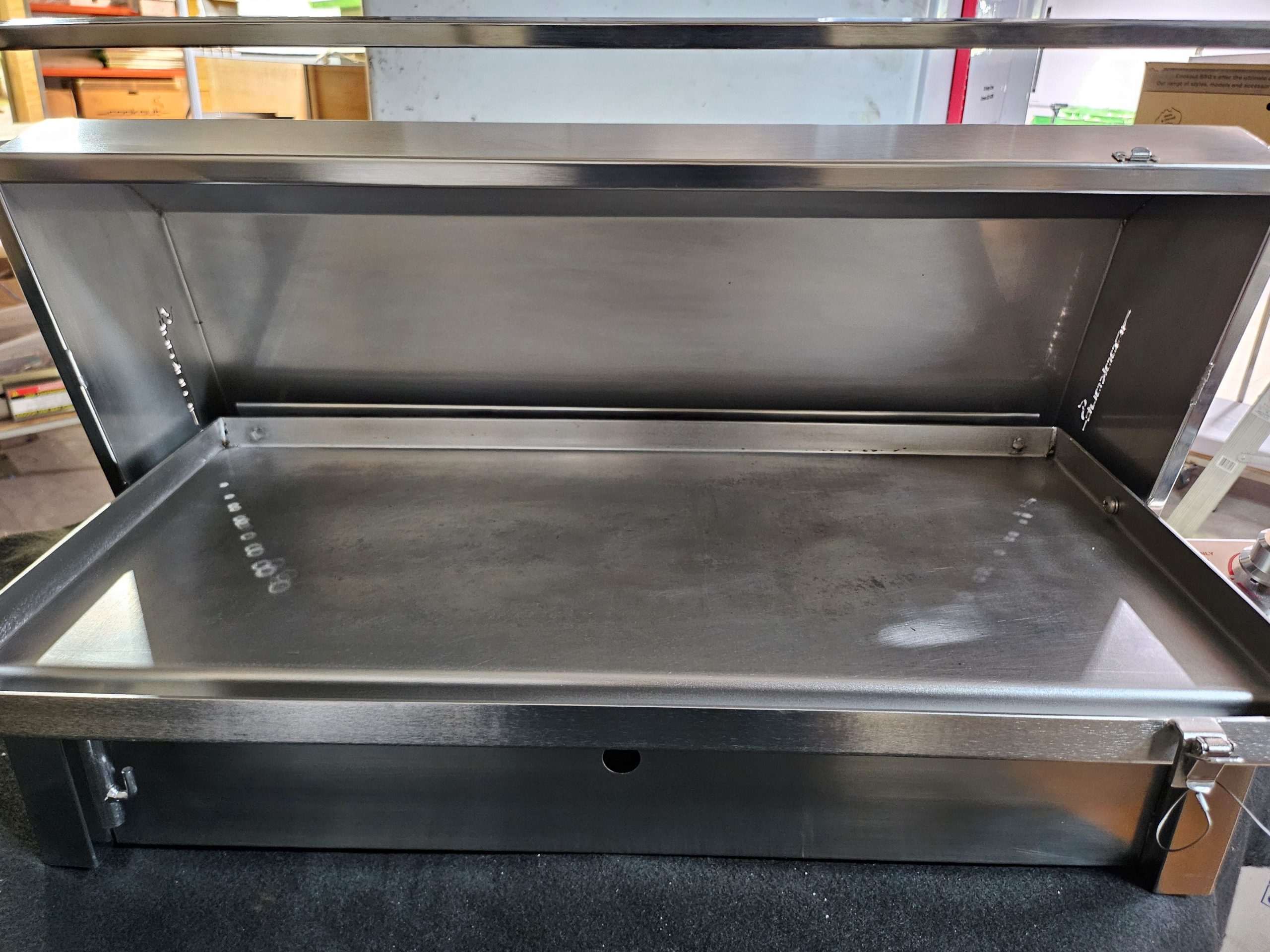 Refurbished Deluxe Gas Portable BBQ - Image 2